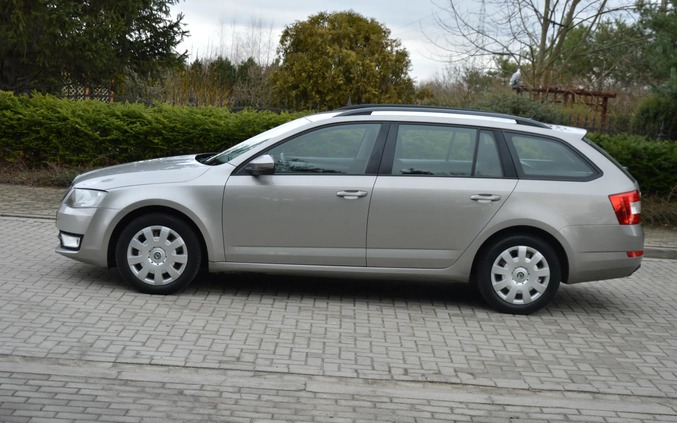 Skoda Octavia cena 31999 przebieg: 200000, rok produkcji 2013 z Legnica małe 154